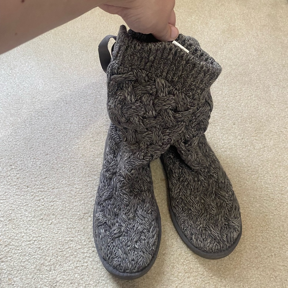 Women’s ugg gray knit slouchy boots size 7